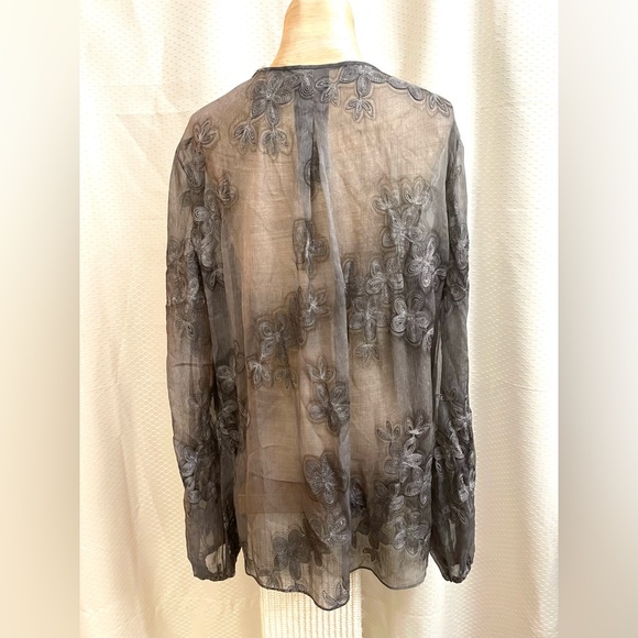 Elie Tahari sheer grey top with embroidered flowers size L - Picture 7 of 9